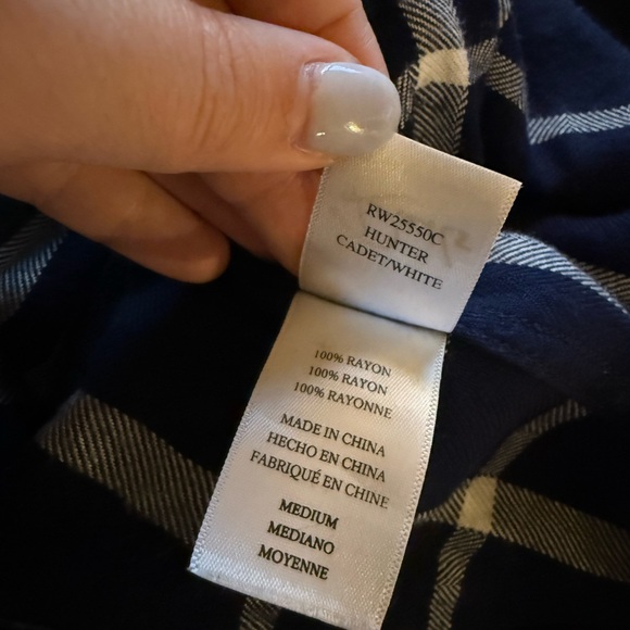 Rails Hunter Button Down Navy and White Plaid Shirt- Medium- excellent! - Picture 13 of 14